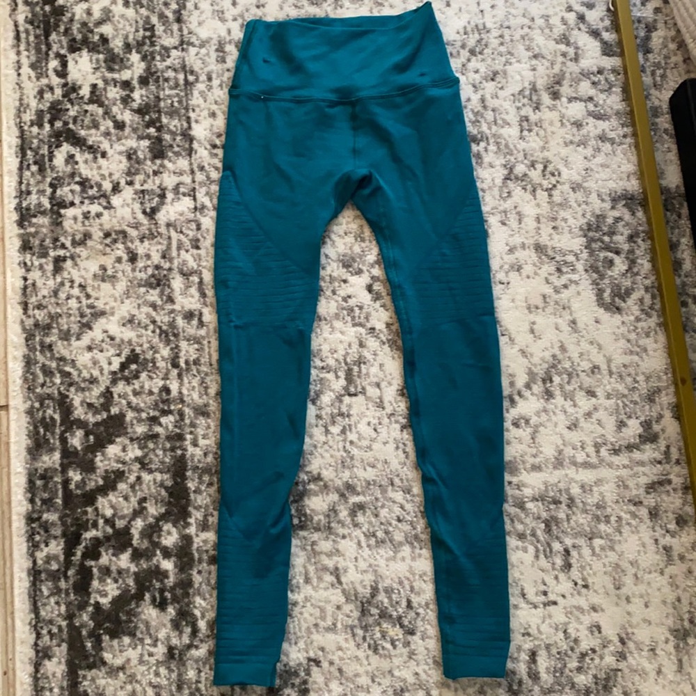 Alphalete leggings